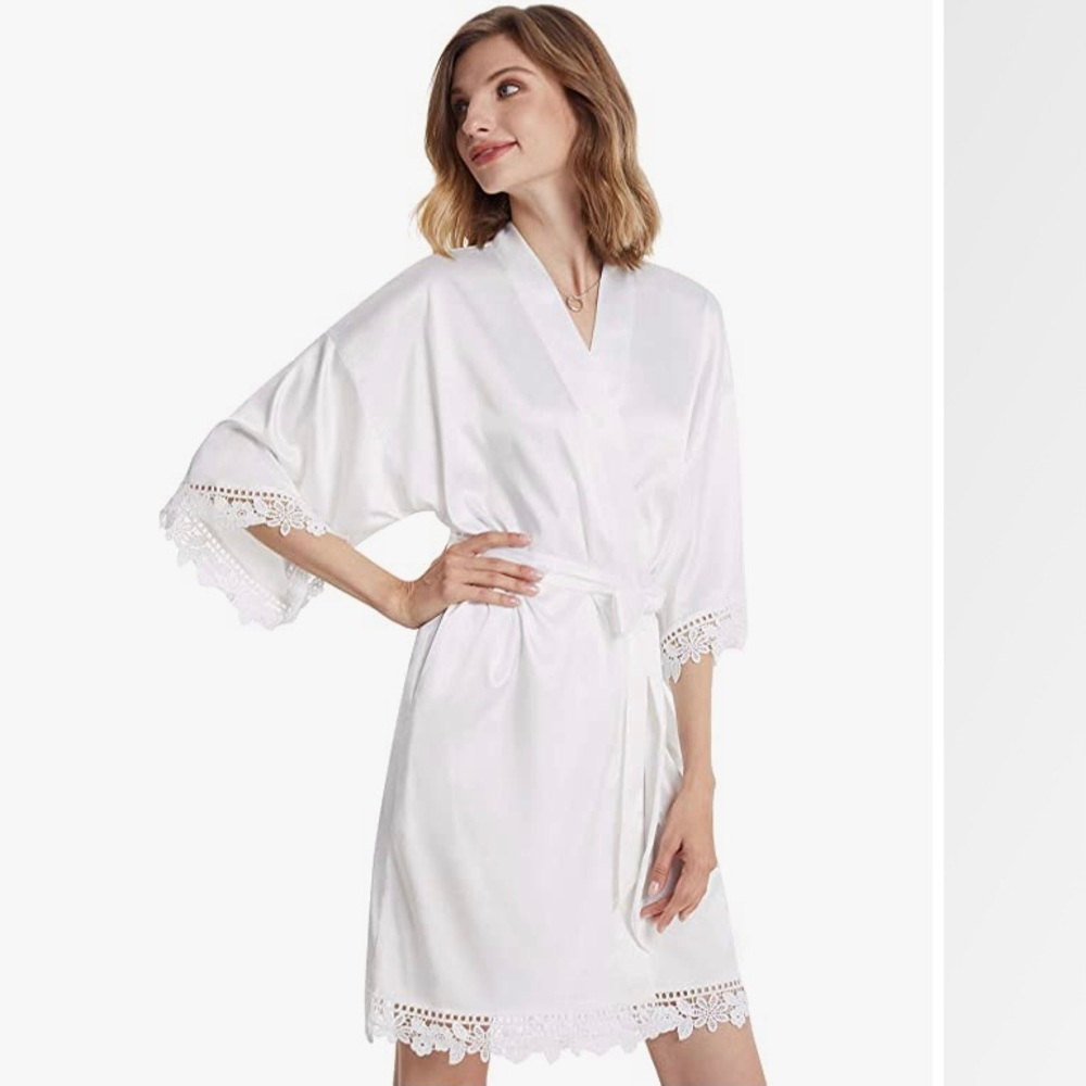 NWT white kimono bridal robe